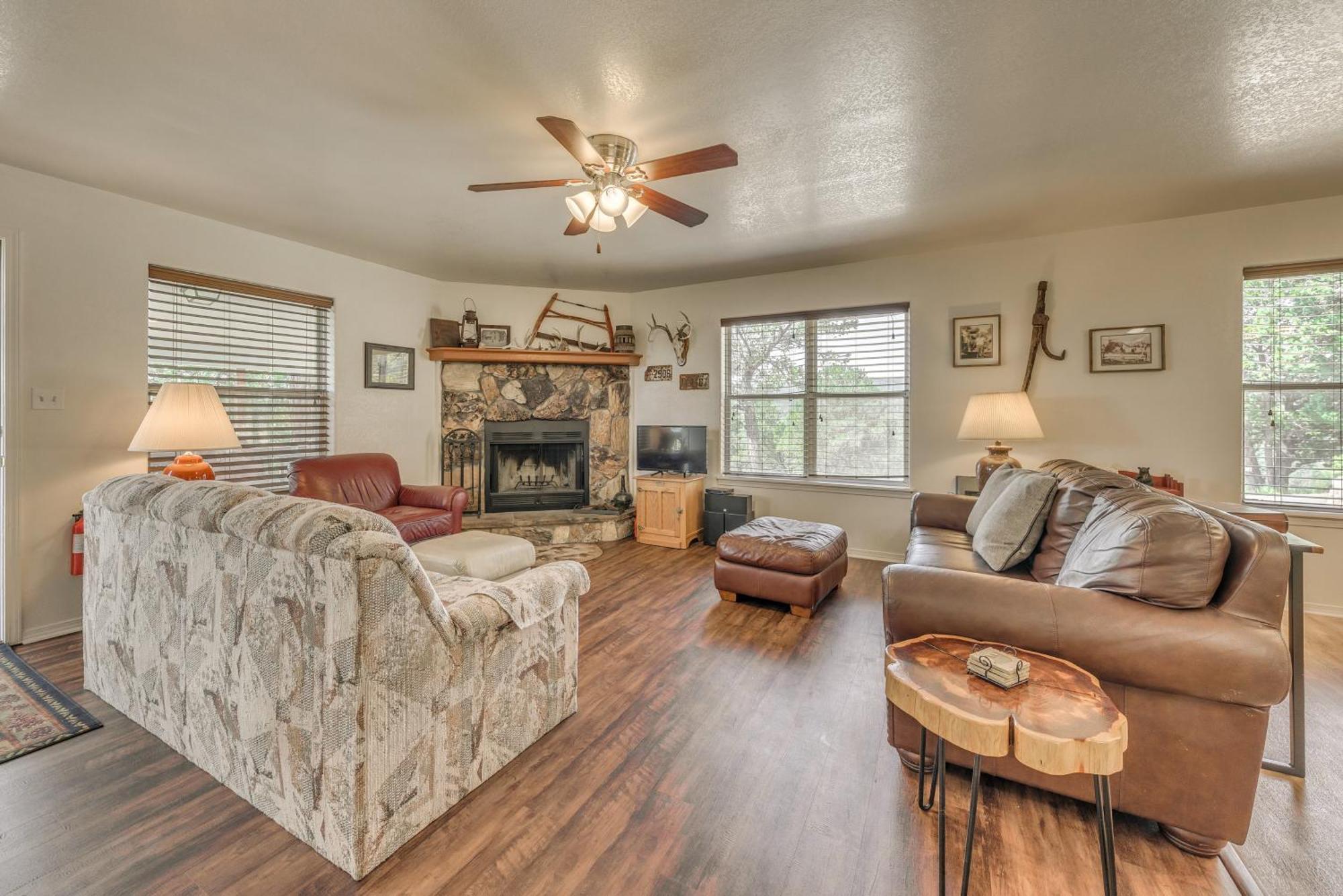 Hillside Haven With Deck Less Than 2 Miles To Dwtn Ruidoso! Exterior photo